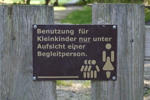 Hinweisschild Spielplatz