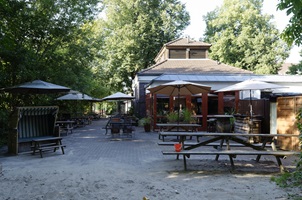 Terrassenbereich hinten Übersicht