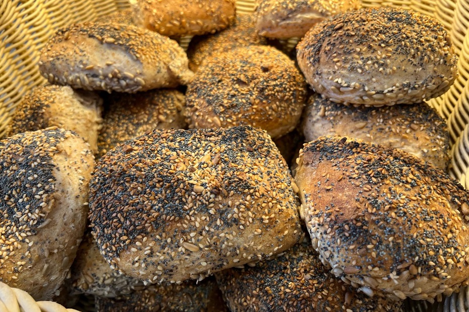 Weizen-Vollkorn-Brötchen